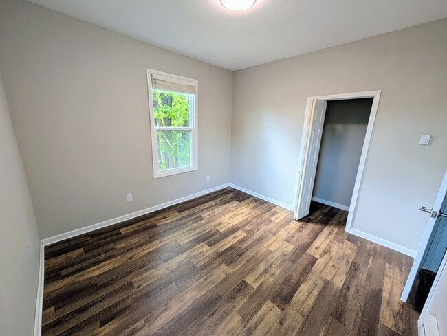 Building Photo - 328 N G St