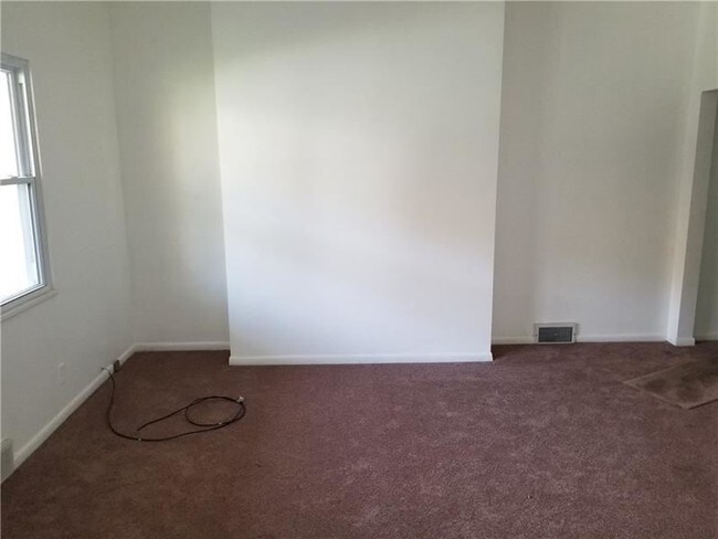 Building Photo - 3 br, 1 bath House - 817 Drey St.