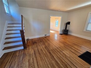 Building Photo - 176 Mayar St