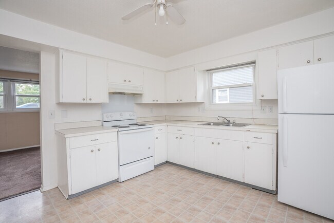 Foto del edificio - 1608 Hillside Drive NE