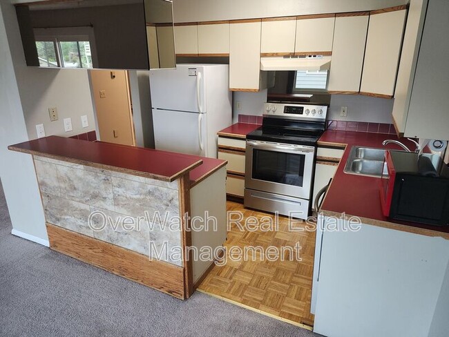 Building Photo - 3811 Iowa Dr