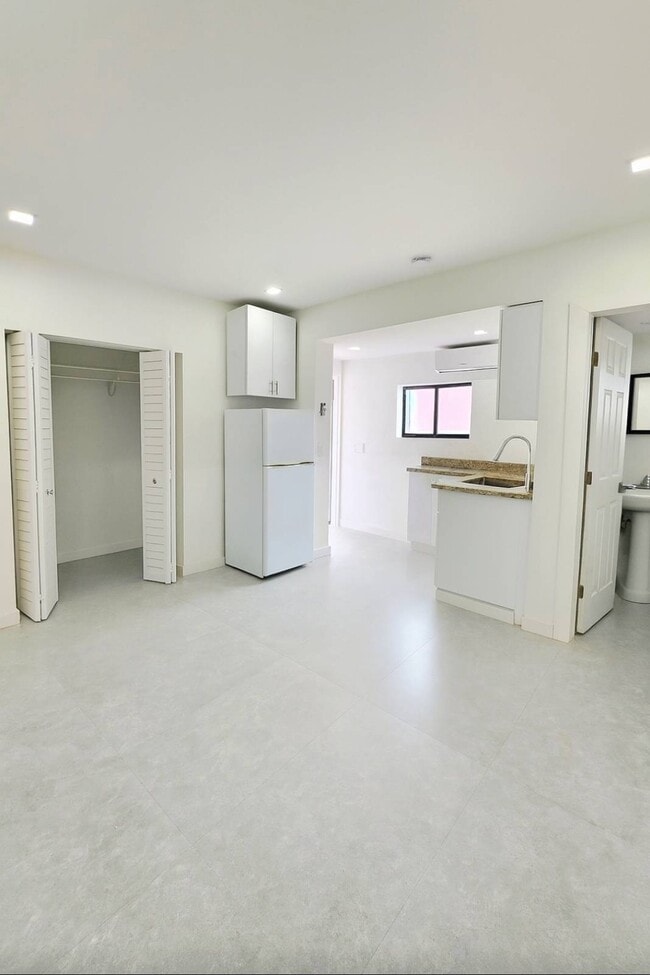 Building Photo - 1601 NW 36th Ave