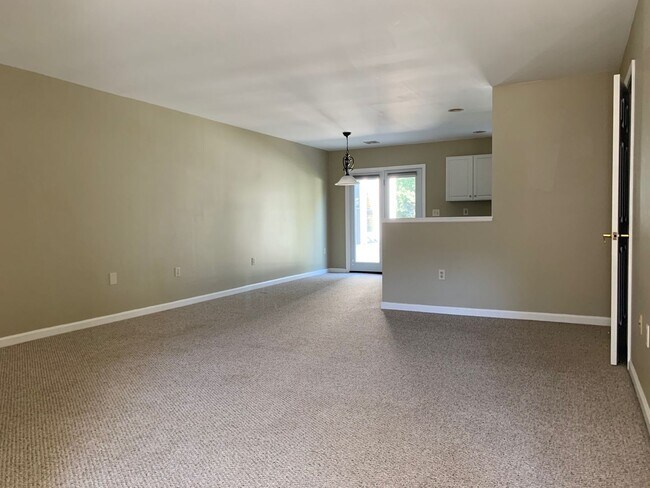 Foto del edificio - 2 BR Townhouse