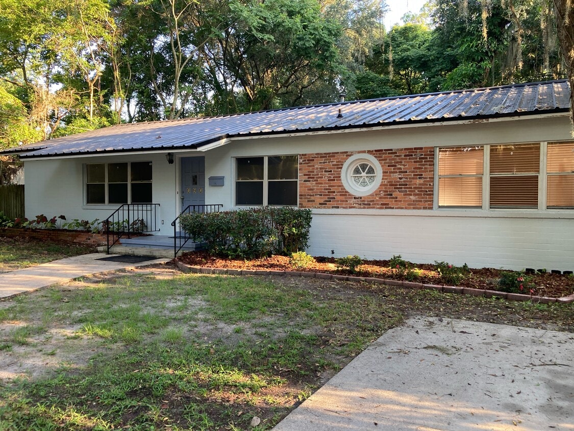 Foto principal - 302 NW 13th Ave