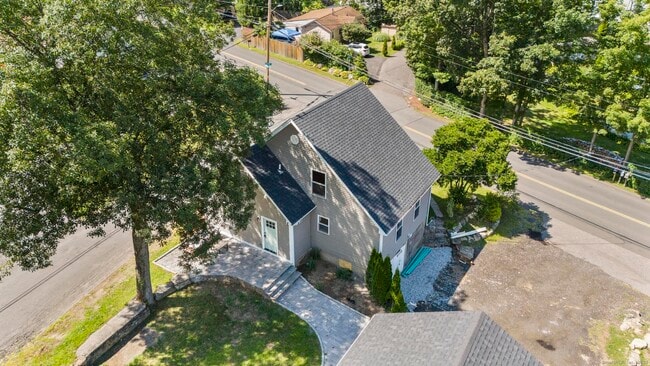 Building Photo - 48A E Pembroke Rd