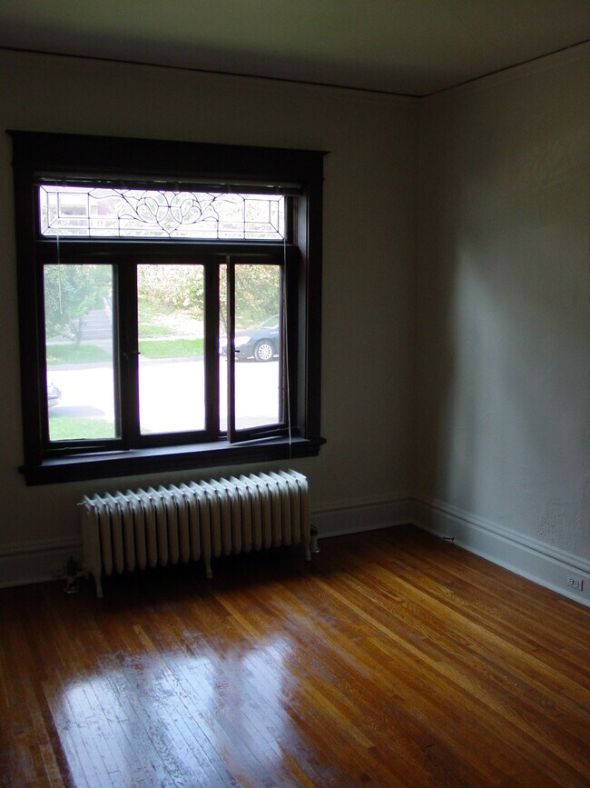 sala de estar - 1814 Jefferson St