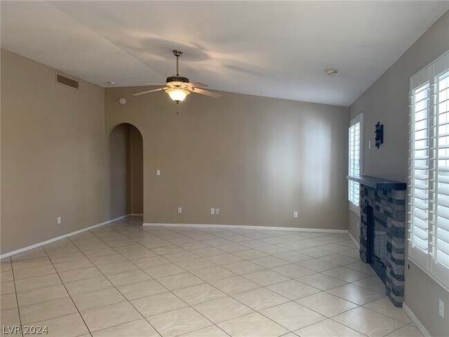 Foto del edificio - 5021 Glenarden Dr