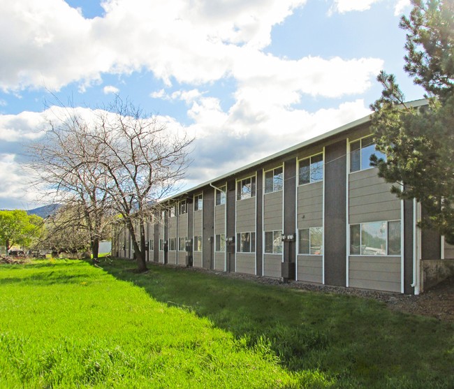 Foto del edificio - The Green Tree Apartments