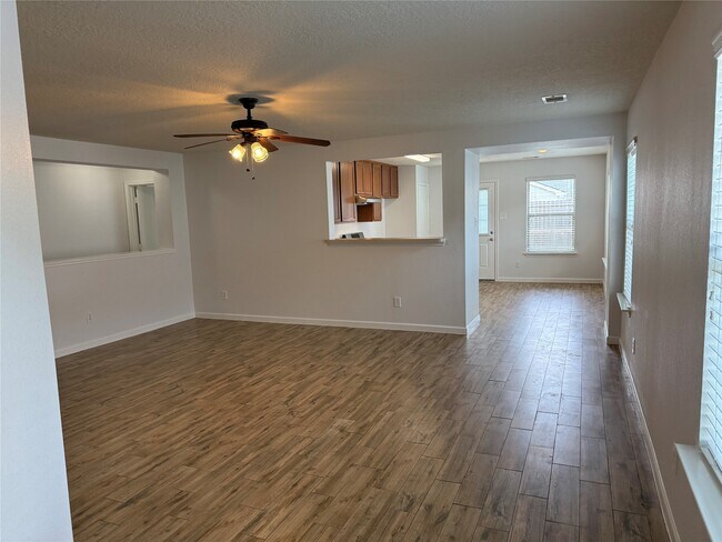 Building Photo - 3039 Legends York Dr