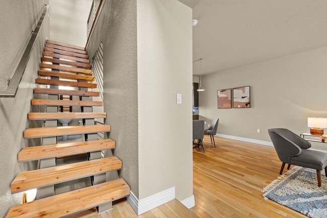 Building Photo - Downtown townhouse for rent