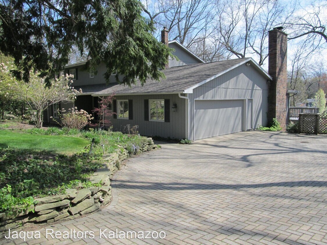 Foto principal - 5 br, 3.5 bath House - 5251 Colony Woods D...