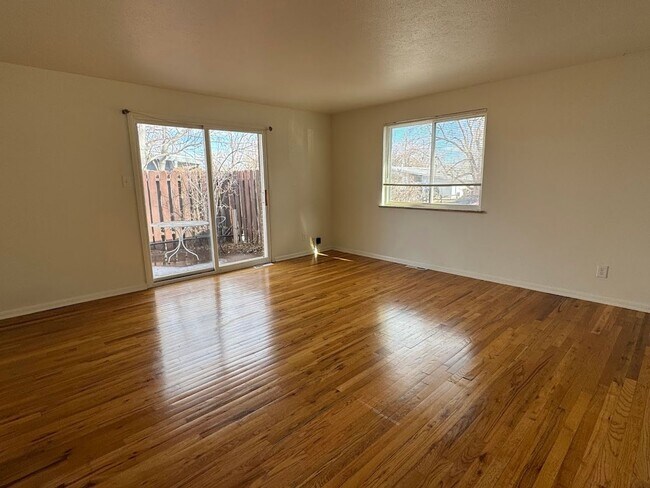 Building Photo - Cozy 3B/1.5B in Boulder - Available 3/1!