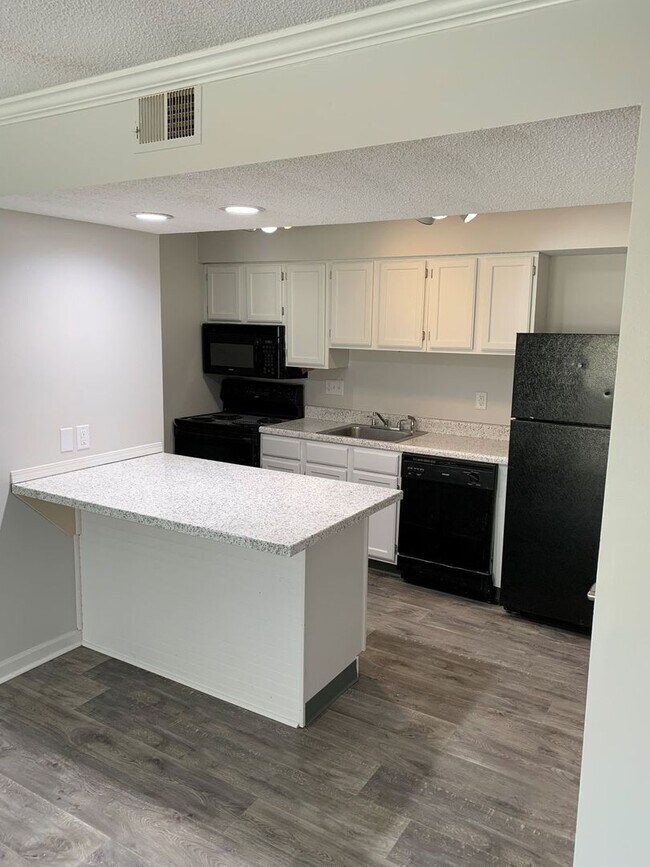 The Vibe 8035 Apartments 11428 Forest Ave Clive, IA