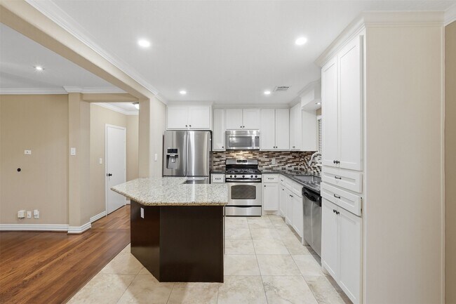 Foto del edificio - 4406 Marlborough Dr