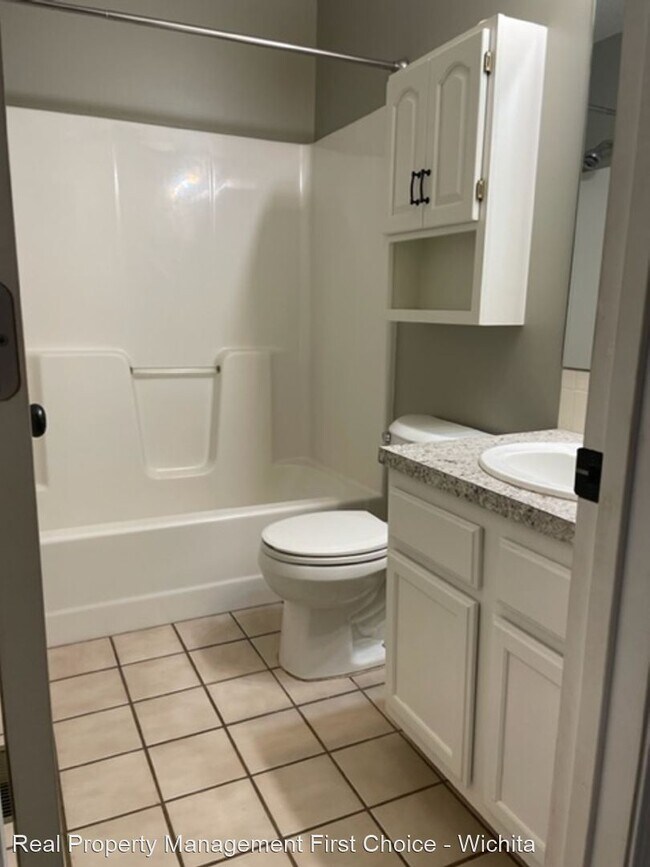 Building Photo - 4 br, 3 bath House - 10802 W. Stafford St.