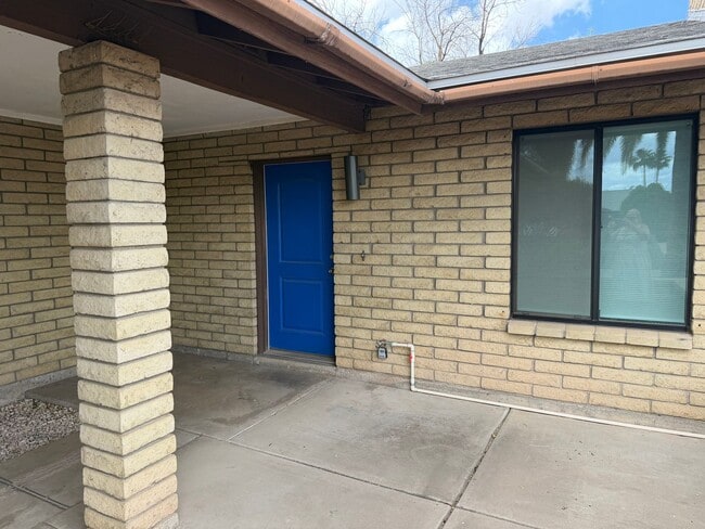 Building Photo - Beautiful 3bedroom/1.75 bathrooms, Corner Lot with RV Gate with Lush Backyard