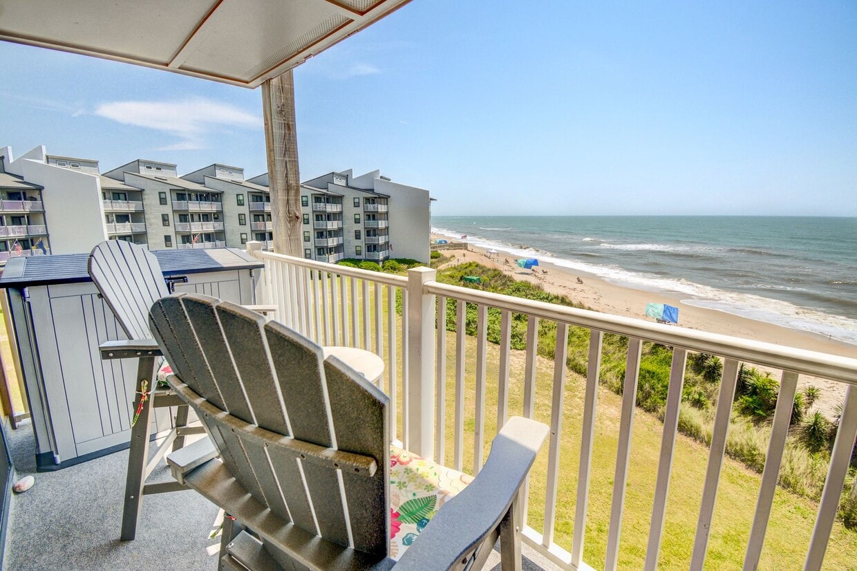 Primary Photo - OCEAN FRONT *Off Season Rental* October 1s...