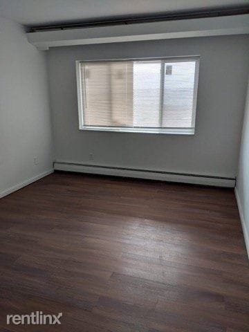 Building Photo - 2 br, 1 bath Apartment - 117 Pine Street B