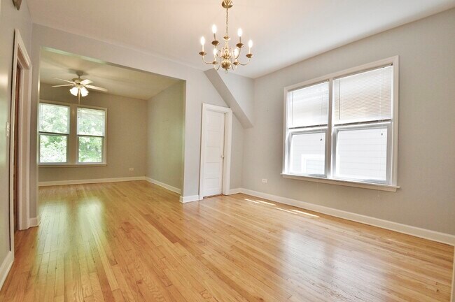 Foto del edificio - 3622 N Christiana Ave