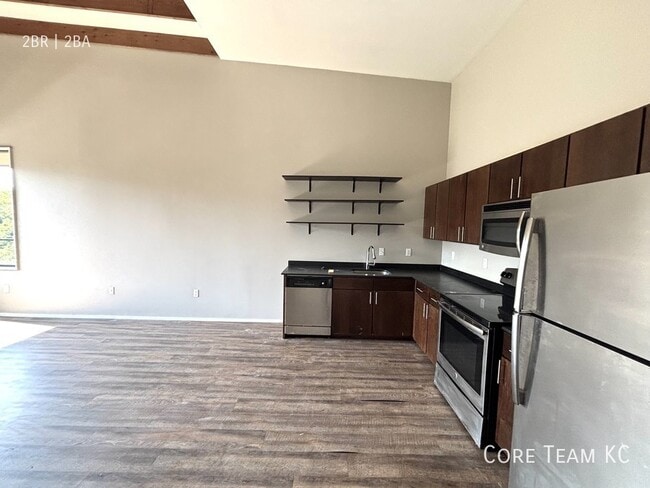Building Photo - 3632 Gillham Rd