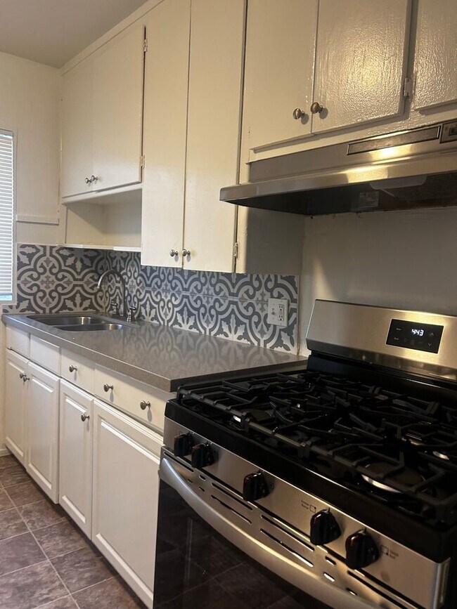 Building Photo - 11222 Pangborn Ave