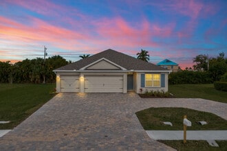 Building Photo - 1903 Cape Coral Pky W