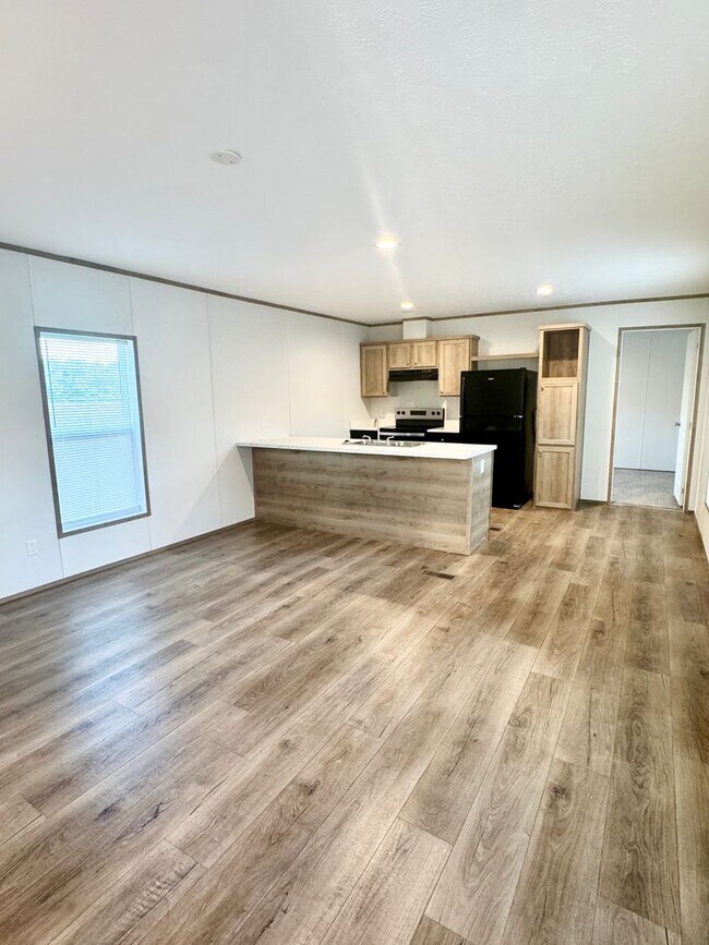 Building Photo - Move in Ready! 3 bedrooms/ 2 Baths! Beautiful space!