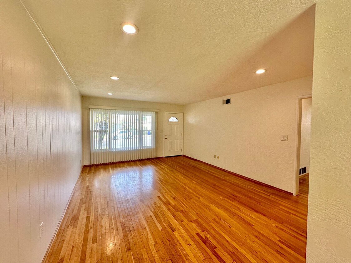 3021 Barby Pl Houses in San Diego, CA Westside Rentals