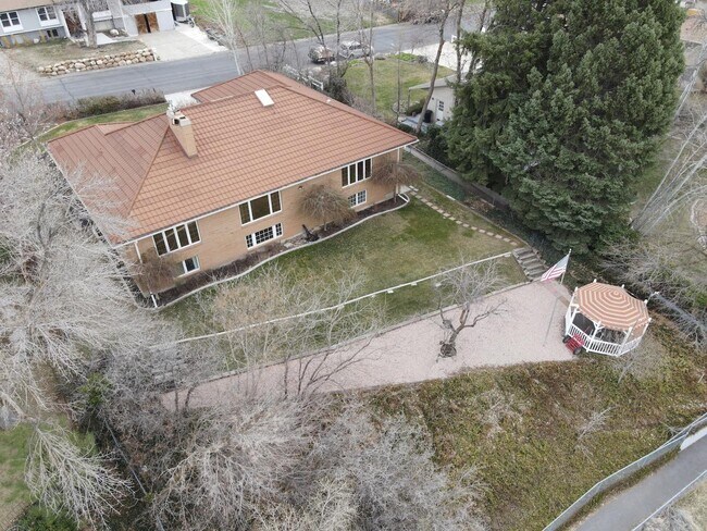 Foto del edificio - 3207 Apache Ln