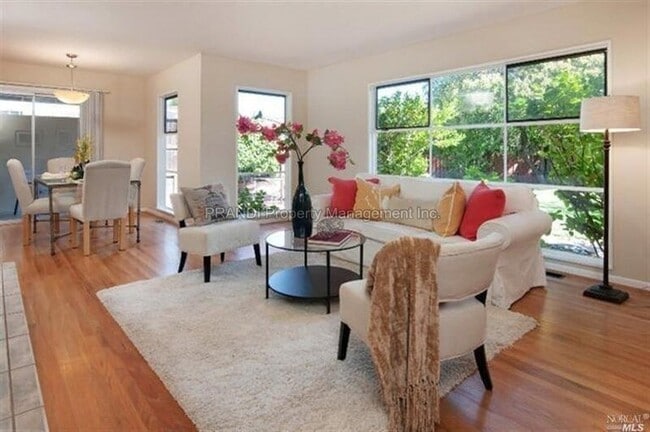 Building Photo - 436 Via Herbosa