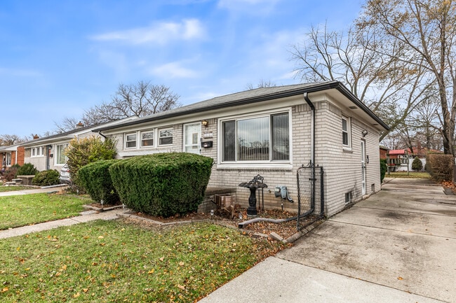 Building Photo - 24751 Dwight Ave