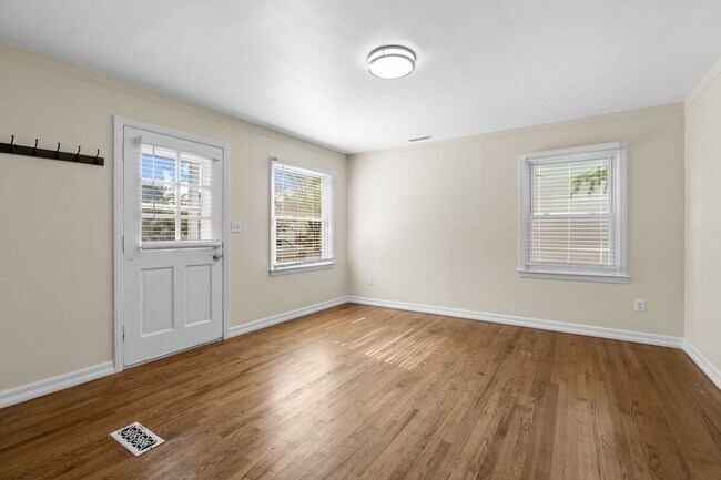 Foto del edificio - 3203 Goodrich St