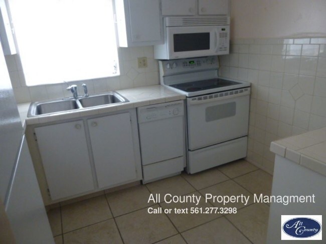 Building Photo - 2930 Crosley Dr E