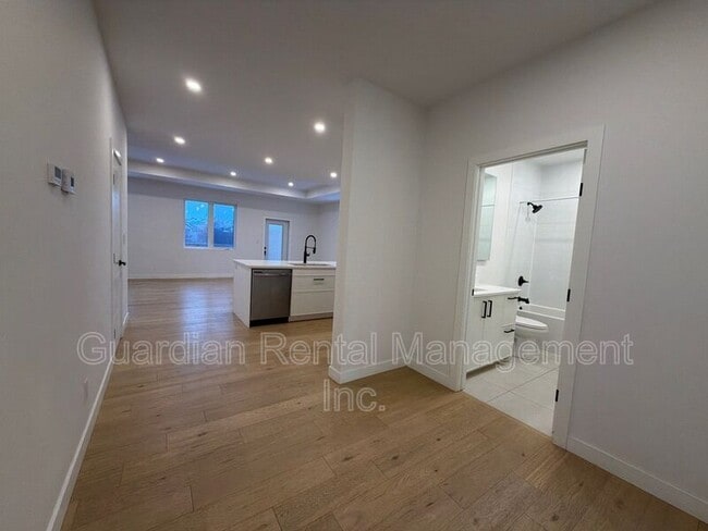 Building Photo - 2980 King George's Park Dr