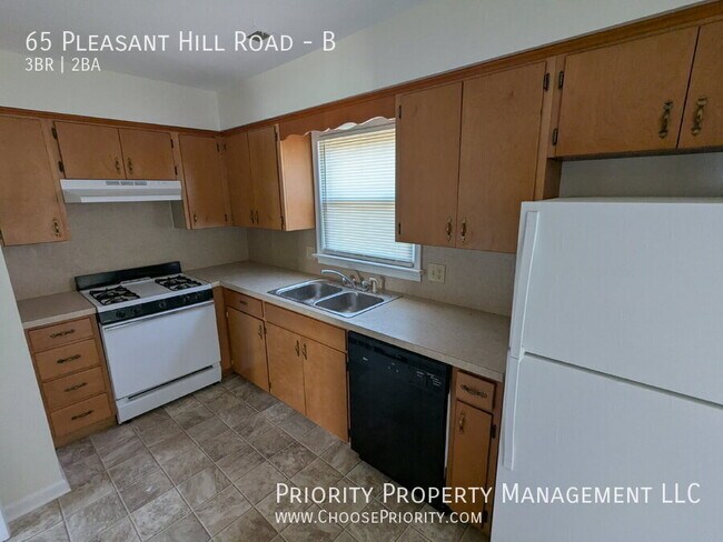 Foto del edificio - 65 Pleasant Hill Rd