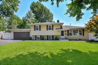 Building Photo - 36 Robin Hill Dr