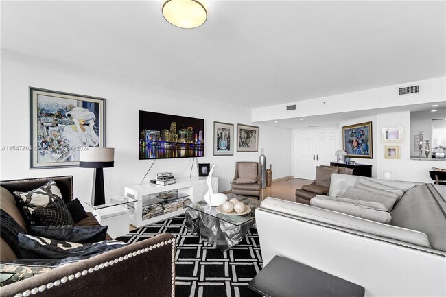 Building Photo - 1643 Brickell Ave