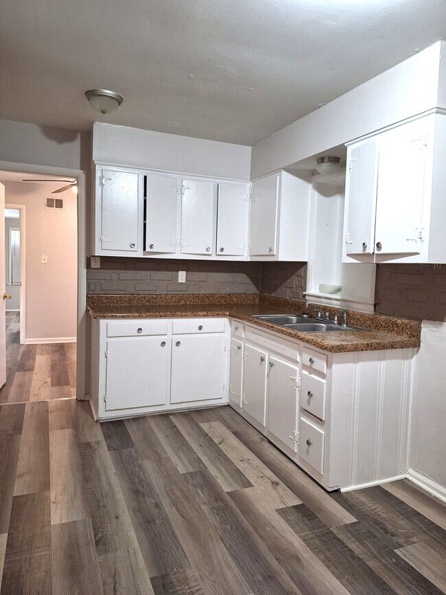 Building Photo - Very Nice Newly Rehabbed Home in Frayser