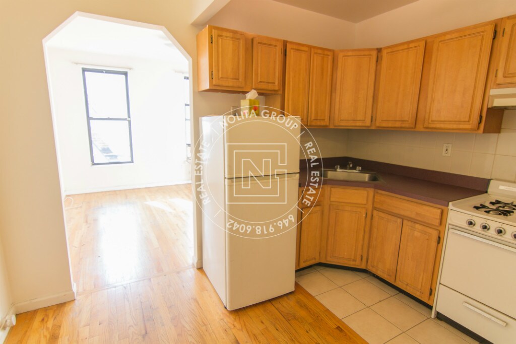 Foto principal - 158 Allen St