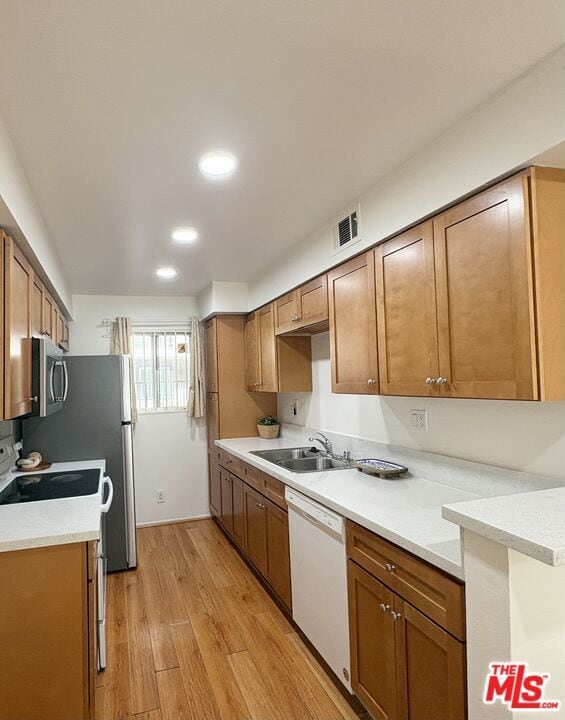 Building Photo - 433 S Manhattan Pl