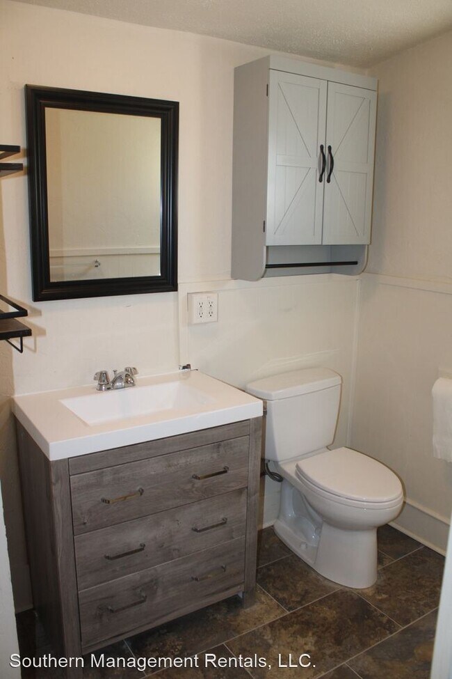 Building Photo - 3 br, 1 bath House - 119 S. Pleasant Ave. ...