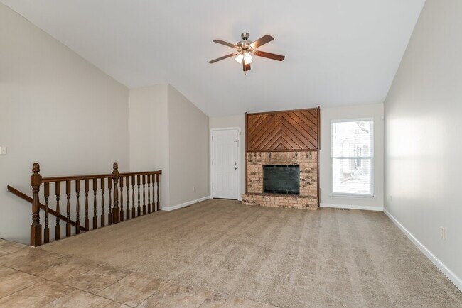Building Photo - 603 Foxtail Dr