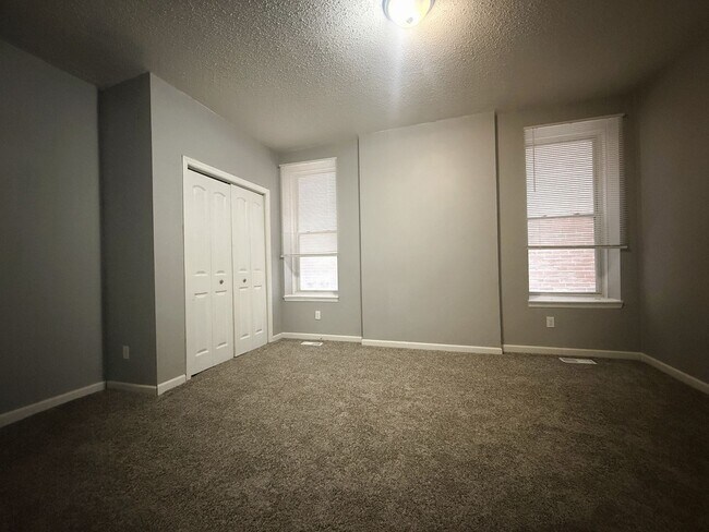 Foto del edificio - 5345 Wells Ave