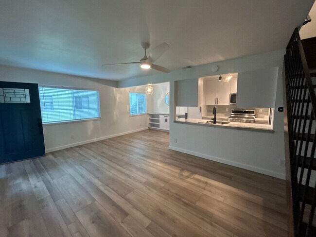 Foto del edificio - Fabulous Remodeled Condo