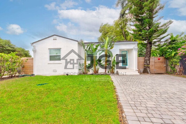 Photo - 968 NE 80th St House