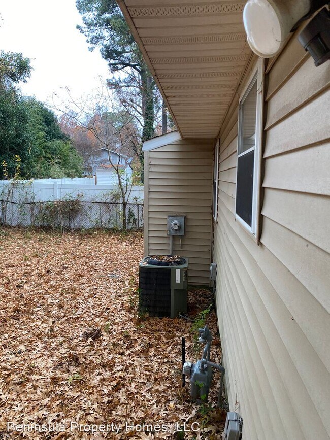 Building Photo - 3 br, 1 bath House - 108 Carmen Drive