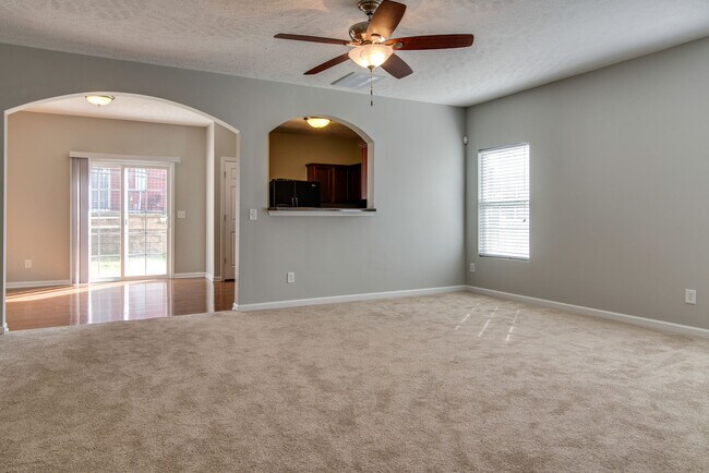 Foto del edificio - 3 BR/2.5 BA Villas at Concord Place Townho...