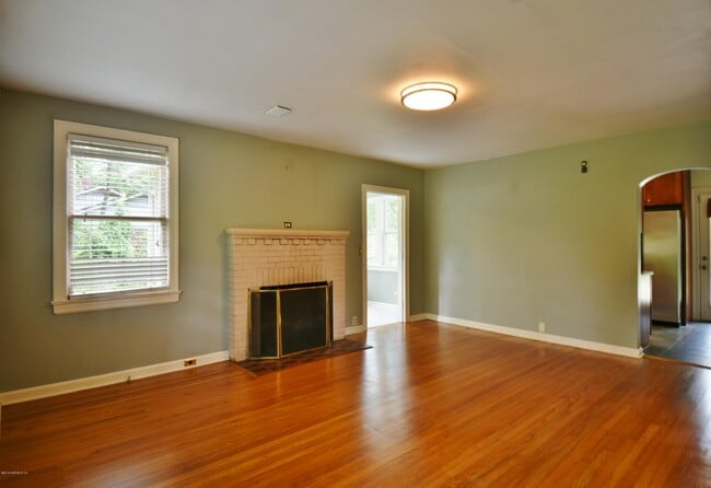 Building Photo - 2929 Arapahoe Ave