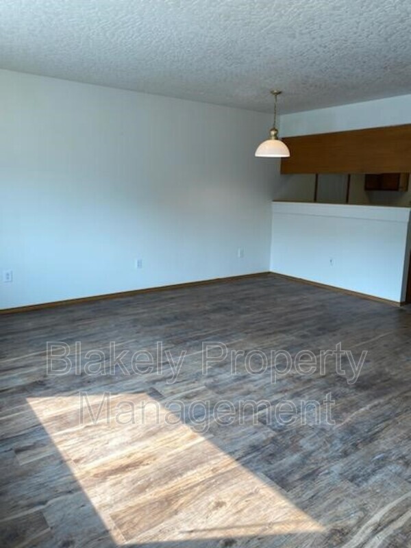 Building Photo - 2711 S Indiana Ave