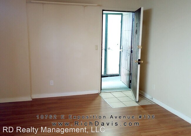 Building Photo - 2 br, 1 bath House - 10762 E Exposition Av...